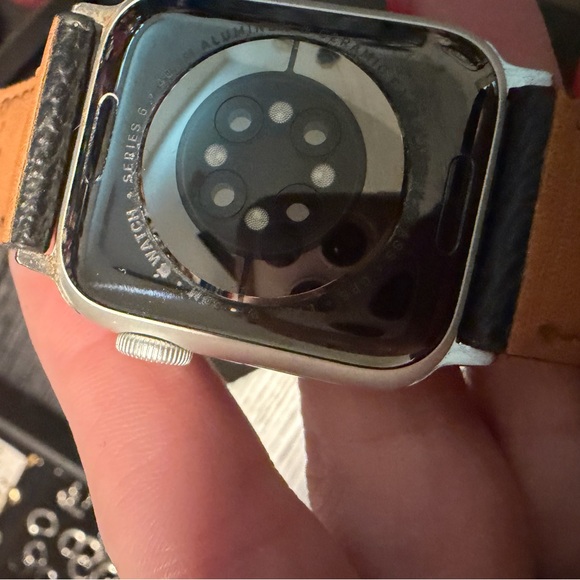 Apple Black Smartwatch Series 6 with Interchangeable Bands and Charger - Picture 2 of 3